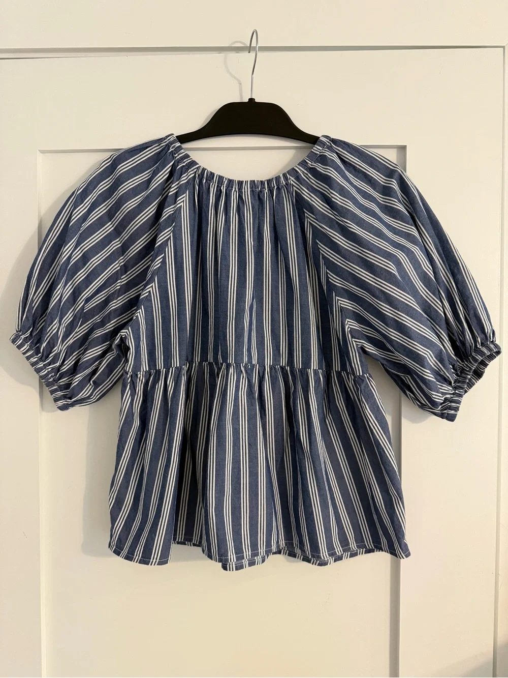 Old Navy Blue Striped Puff Sleeve Peasant Top Size Small